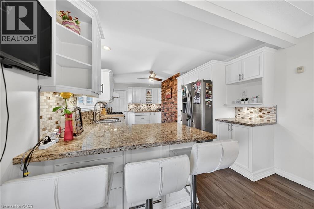 1549 GUYATT Road - 20