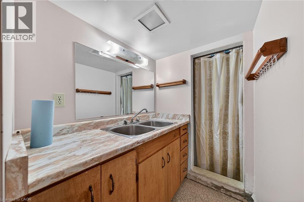 1549 GUYATT Road - 29