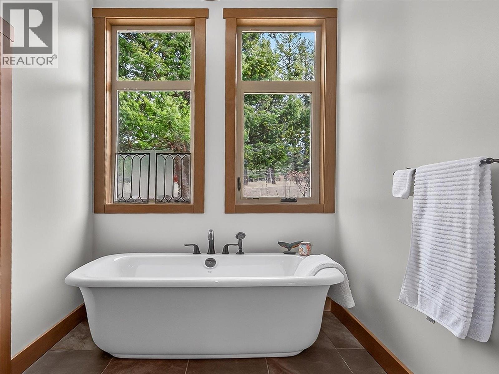 7540 Springs Terrace, Radium Hot Springs