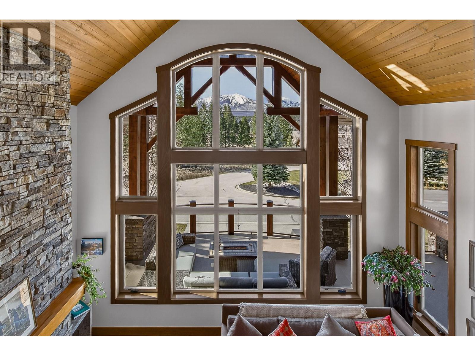 7540 Springs Terrace, Radium Hot Springs