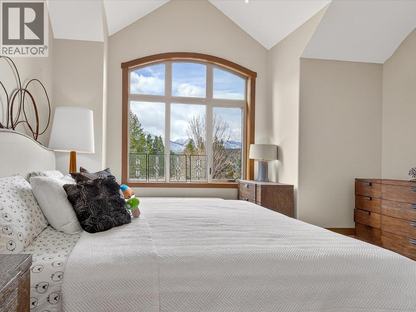 7540 Springs Terrace, Radium Hot Springs