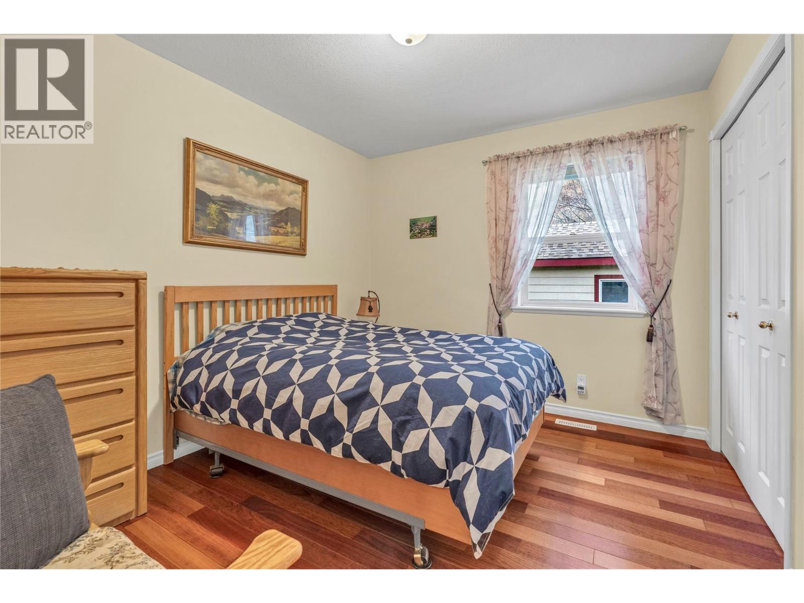  22577 Garnet Valley Road, Summerland