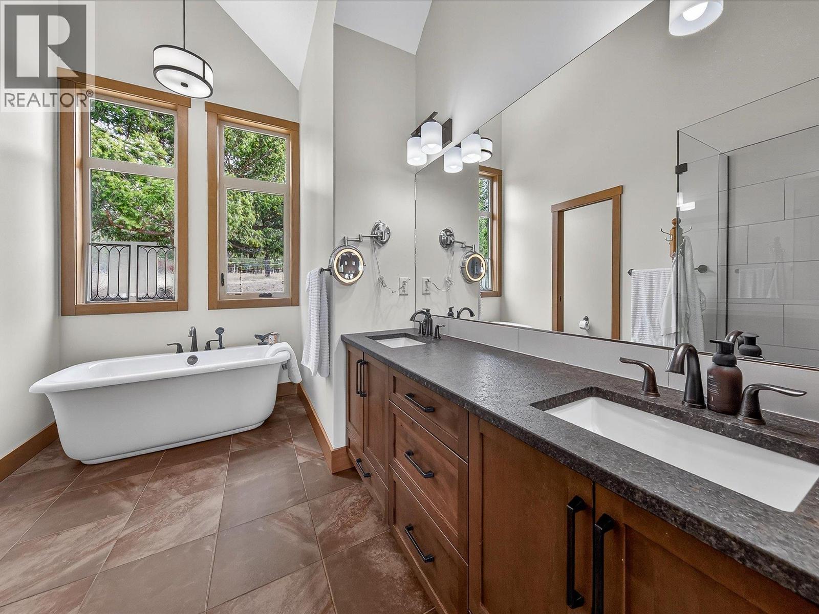 7540 Springs Terrace, Radium Hot Springs