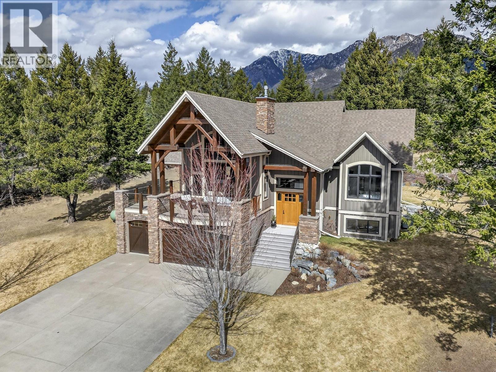 7540 Springs Terrace, Radium Hot Springs