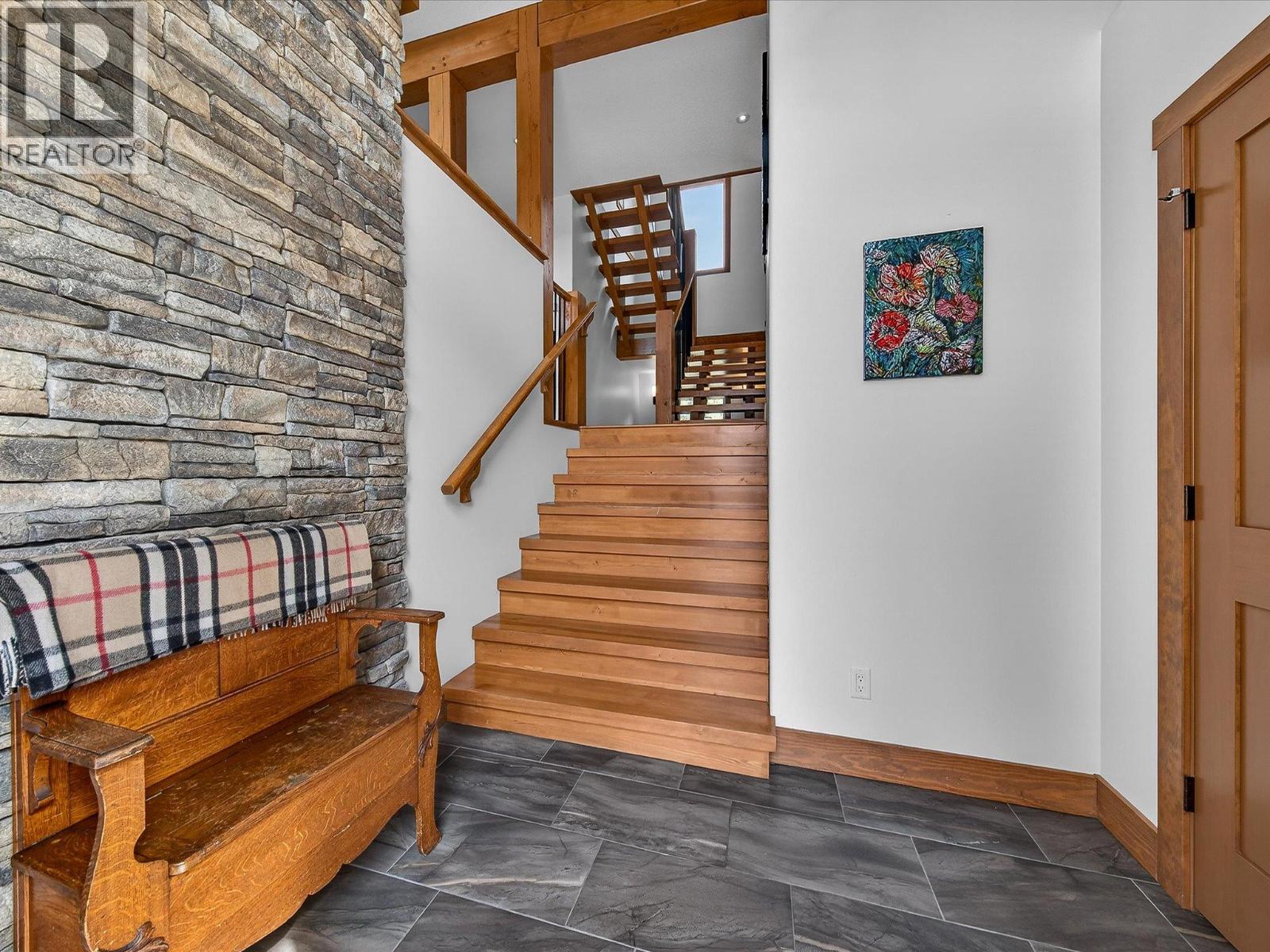 7540 Springs Terrace, Radium Hot Springs