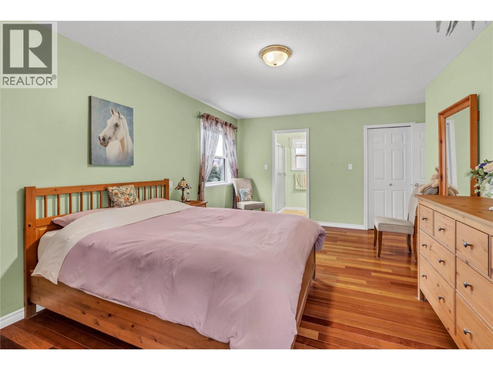  22577 Garnet Valley Road, Summerland