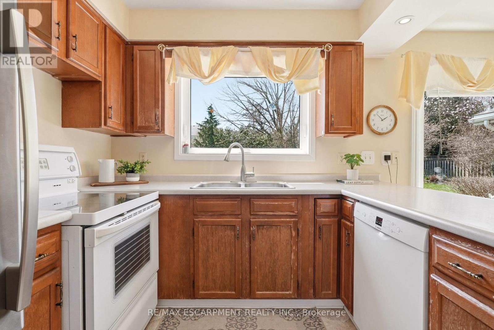 360 POMONA AVENUE - 12