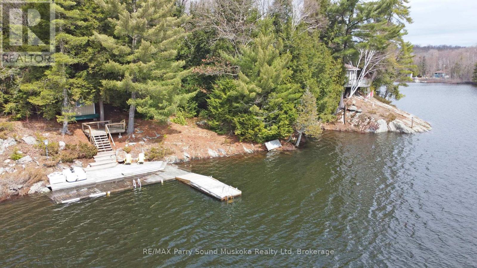 Easy access shoreline