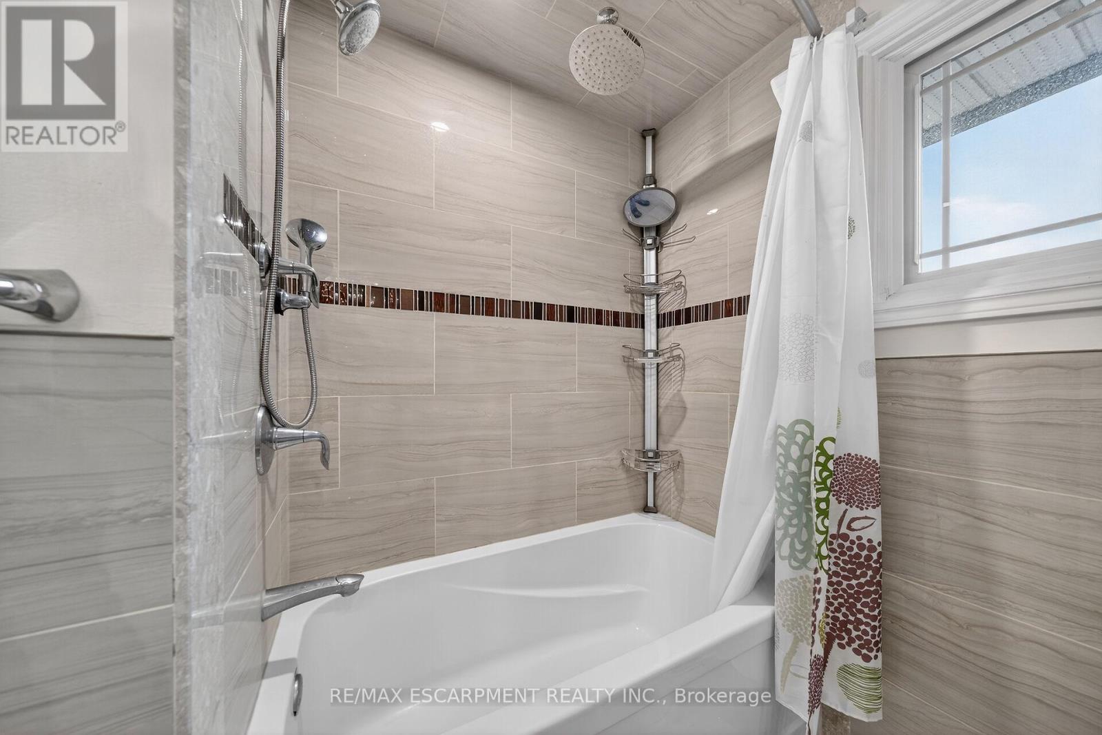 1549 GUYATT ROAD - 16