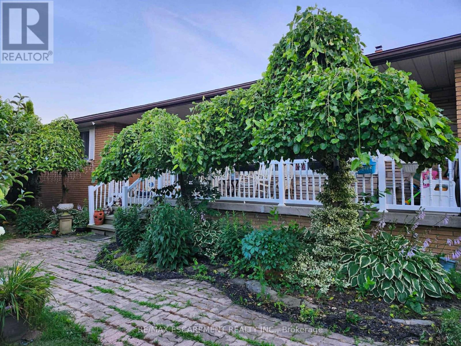 1549 GUYATT ROAD - 1