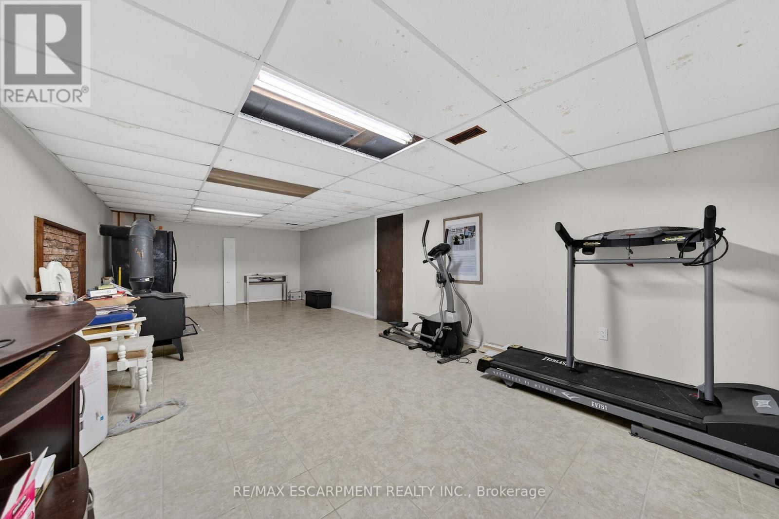 1549 GUYATT ROAD - 28