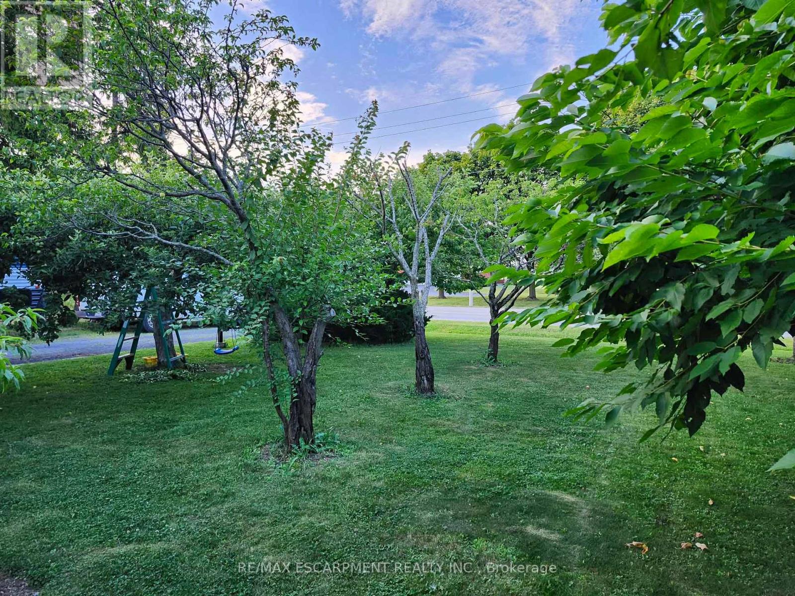 1549 GUYATT ROAD - 40