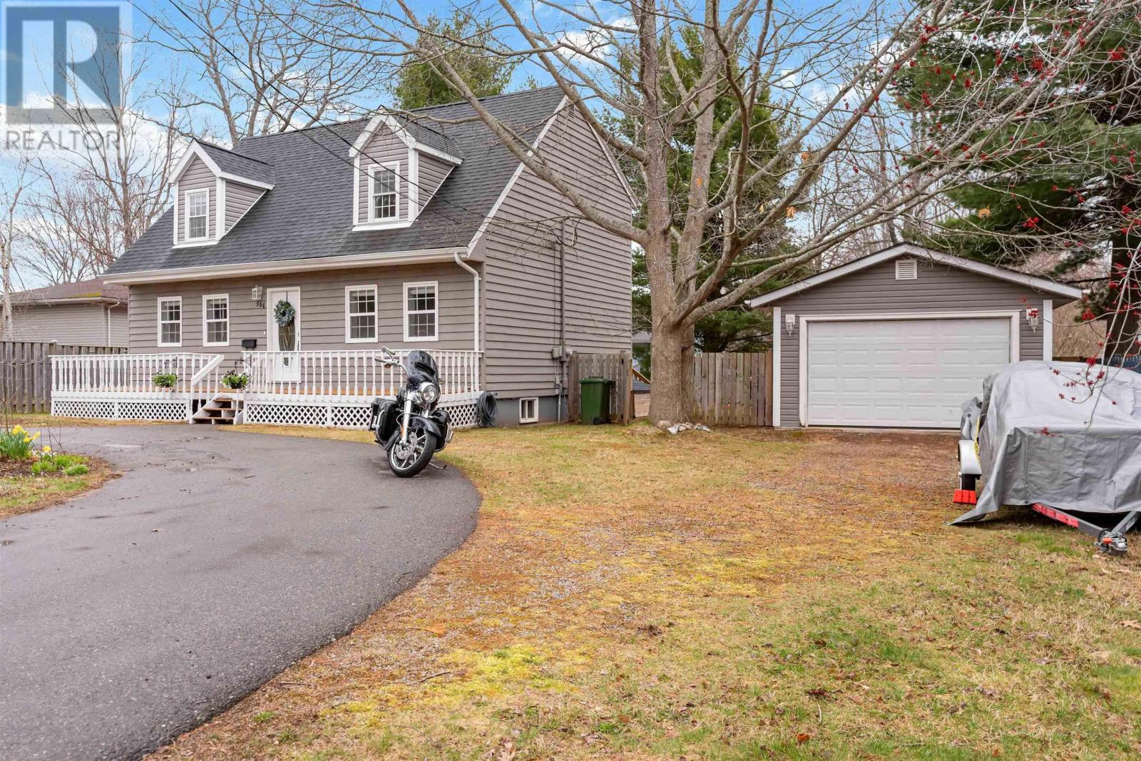 Property photo of 994 Aurora Crescent