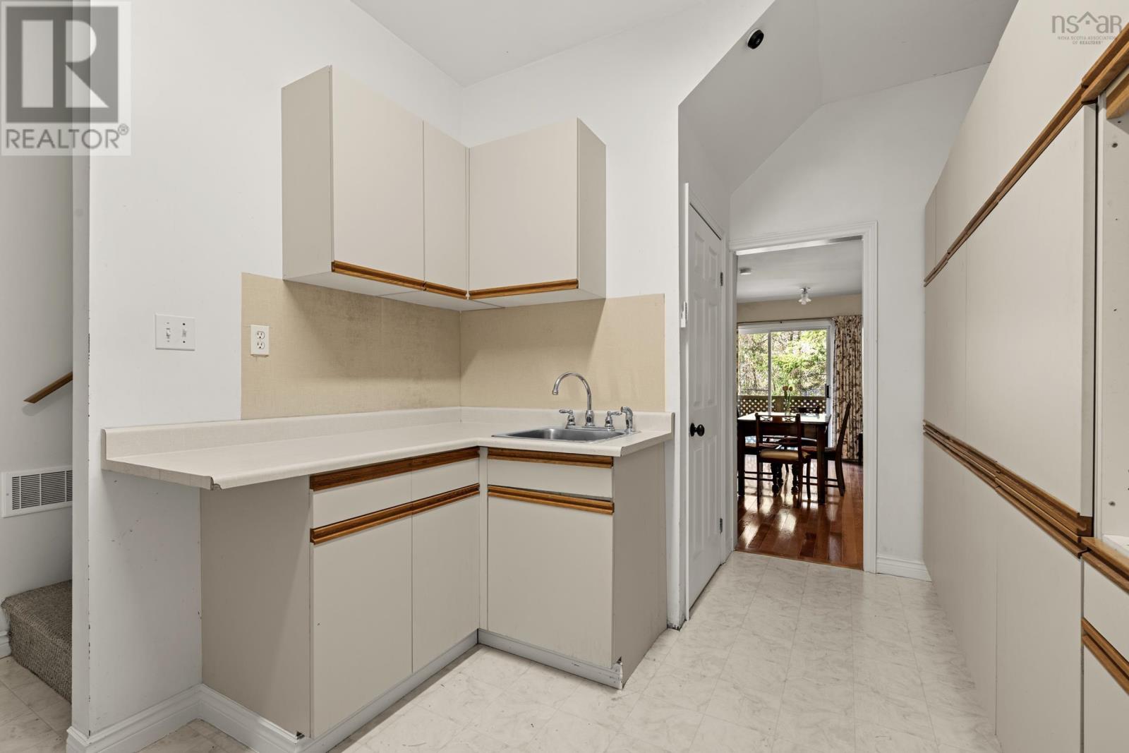 Property 36 of 48 of 20 Fleet Court