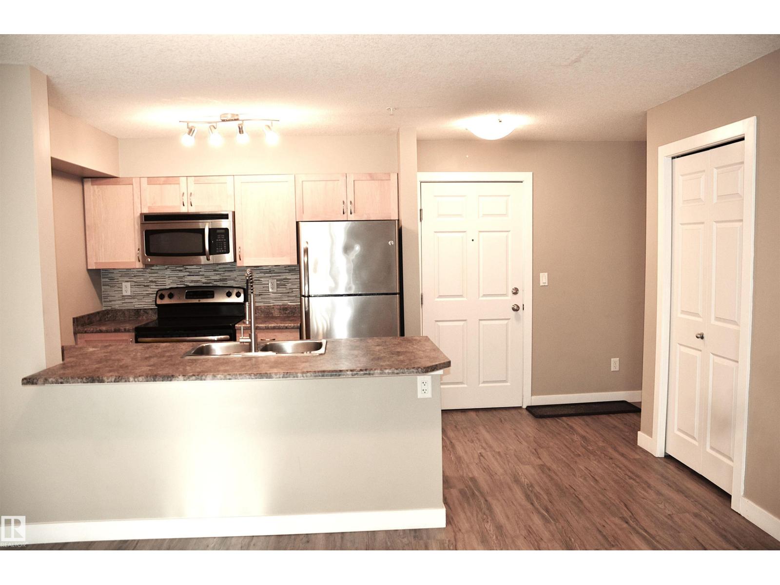 #103 920 156 ST NW NW - 3