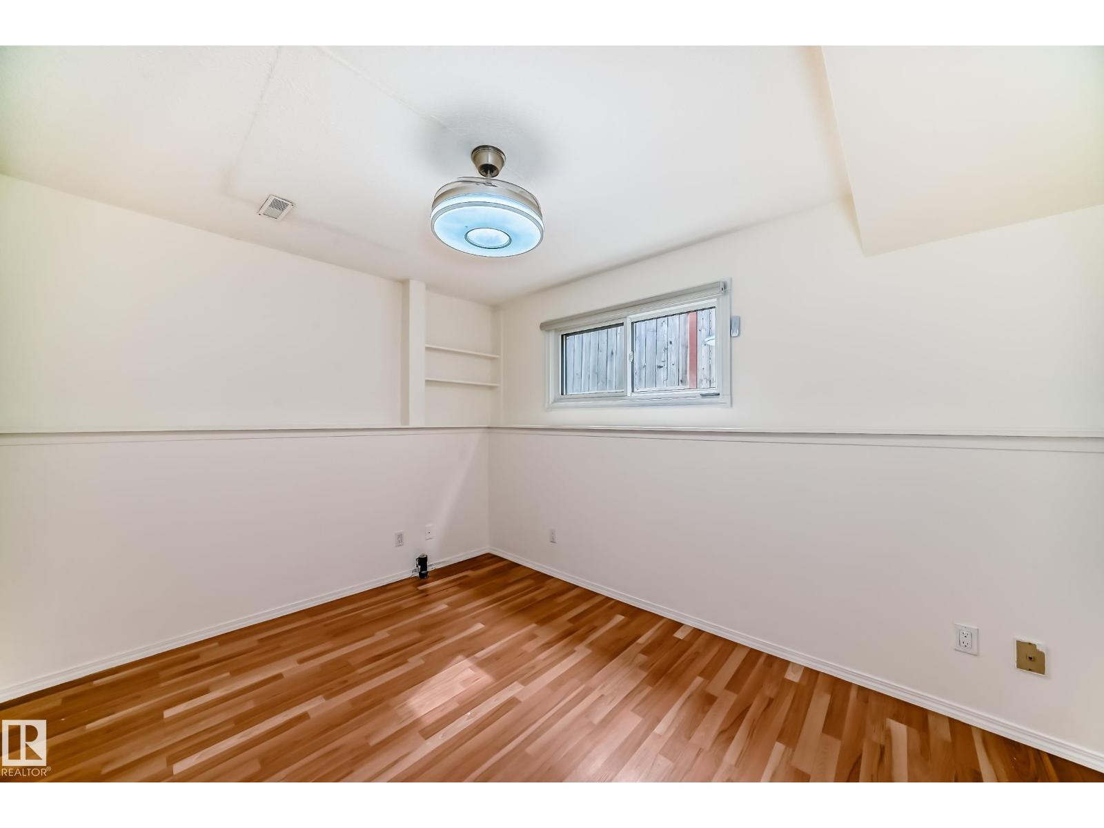 2039 48 ST NW - 17