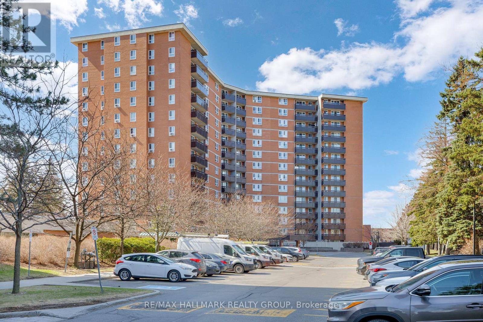 #209 2000 JASMINE CRESCENT - 1