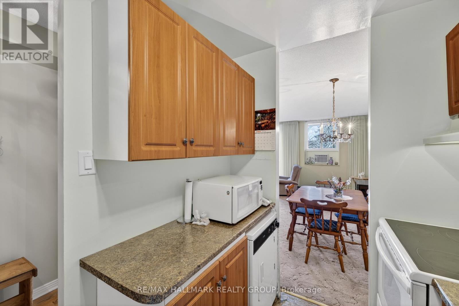 #209 2000 JASMINE CRESCENT - 19