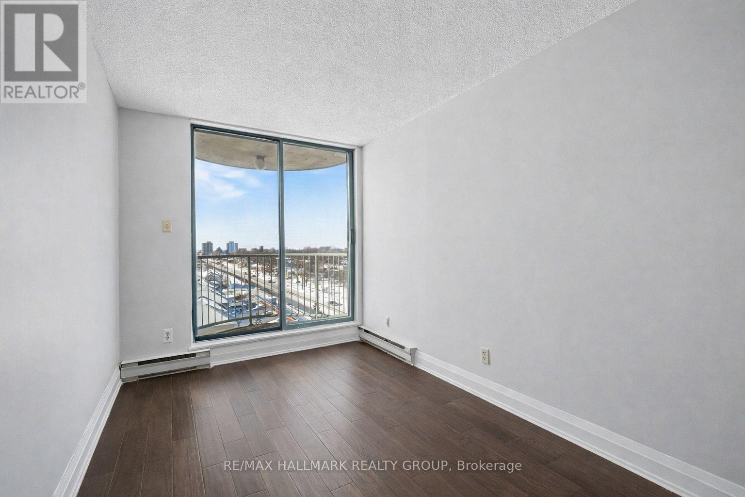 801 - 1440 HERON ROAD — photo 10