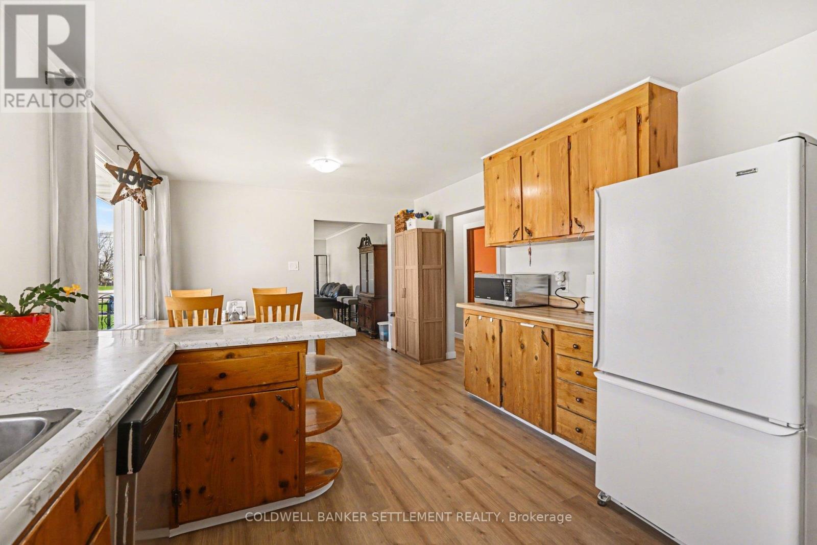 27 BROADVIEW AVENUE W - 11