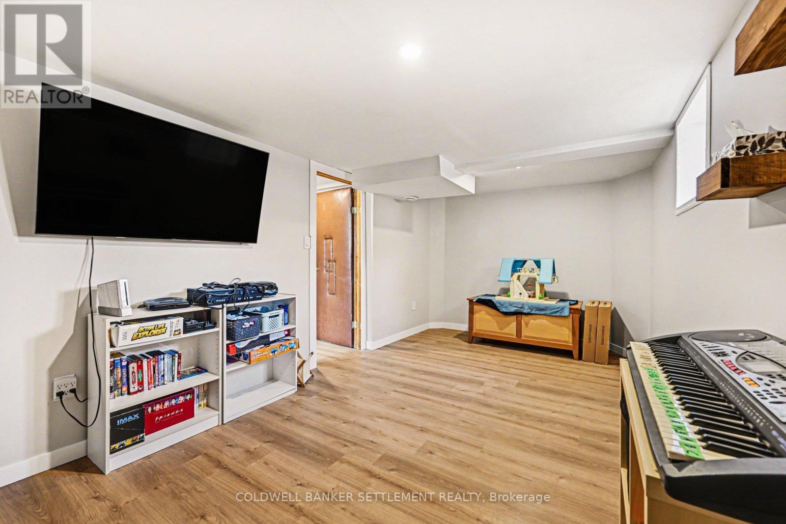 27 BROADVIEW AVENUE W - 18