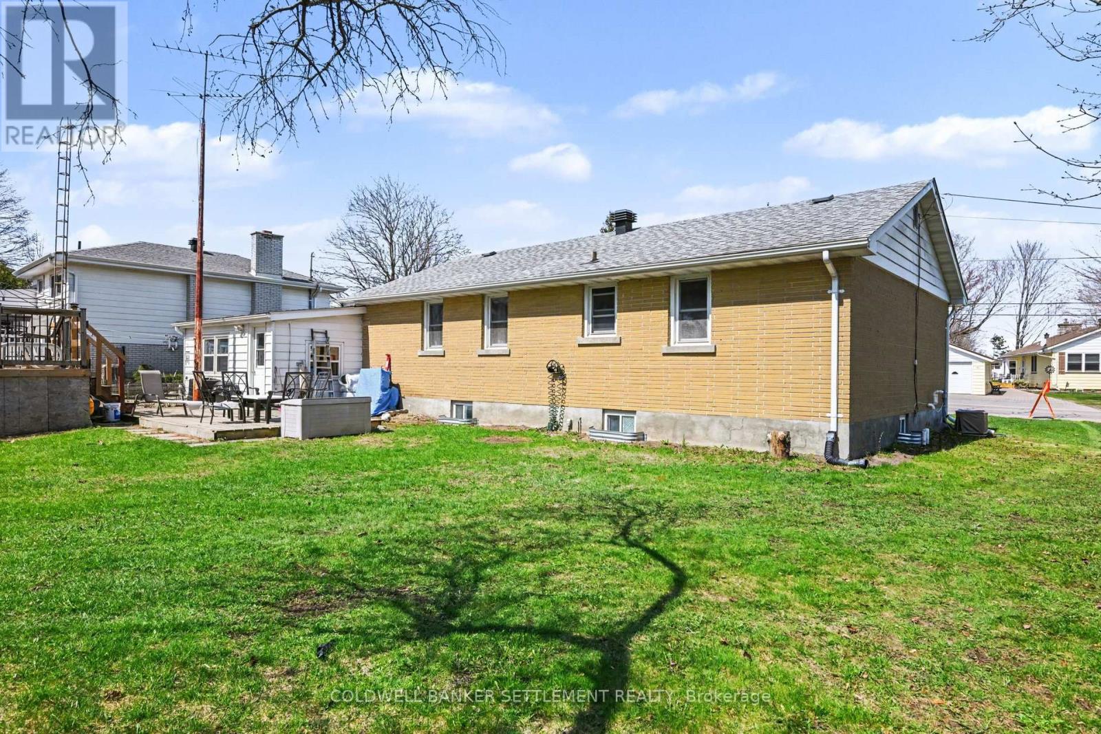 27 BROADVIEW AVENUE W - 28