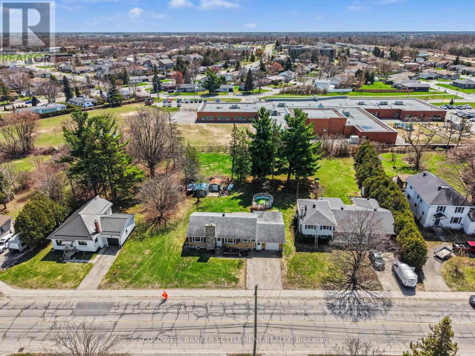 27 BROADVIEW AVENUE W - 33
