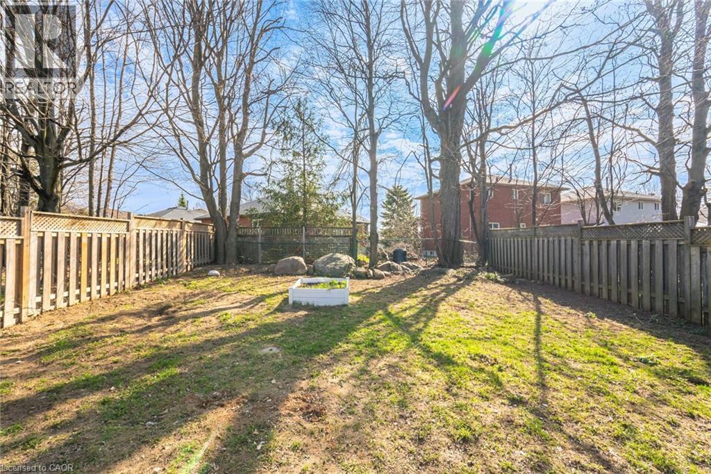 11 WESSENGER Drive - 35