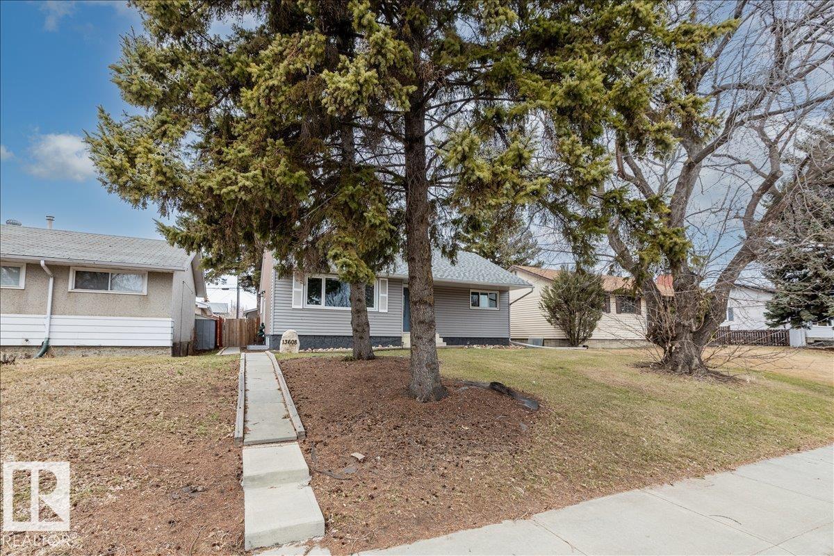 13608 137 ST NW, Edmonton