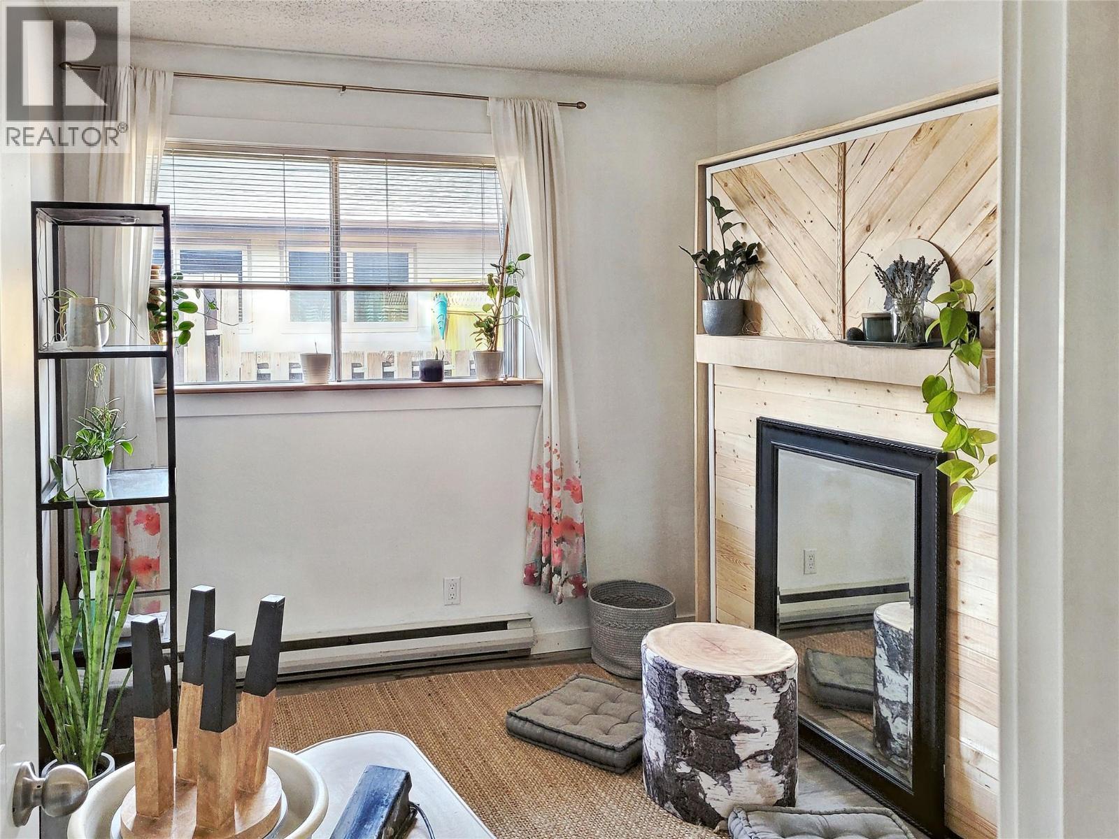 #8 717 12TH Avenue Unit# 8 - 11