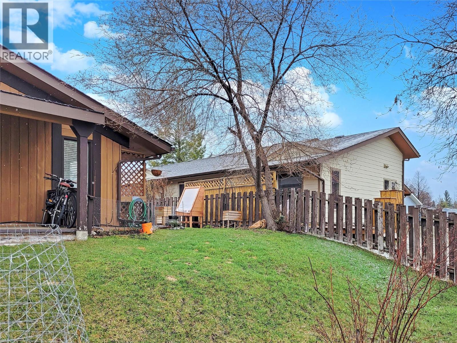 #8 717 12TH Avenue Unit# 8 - 5