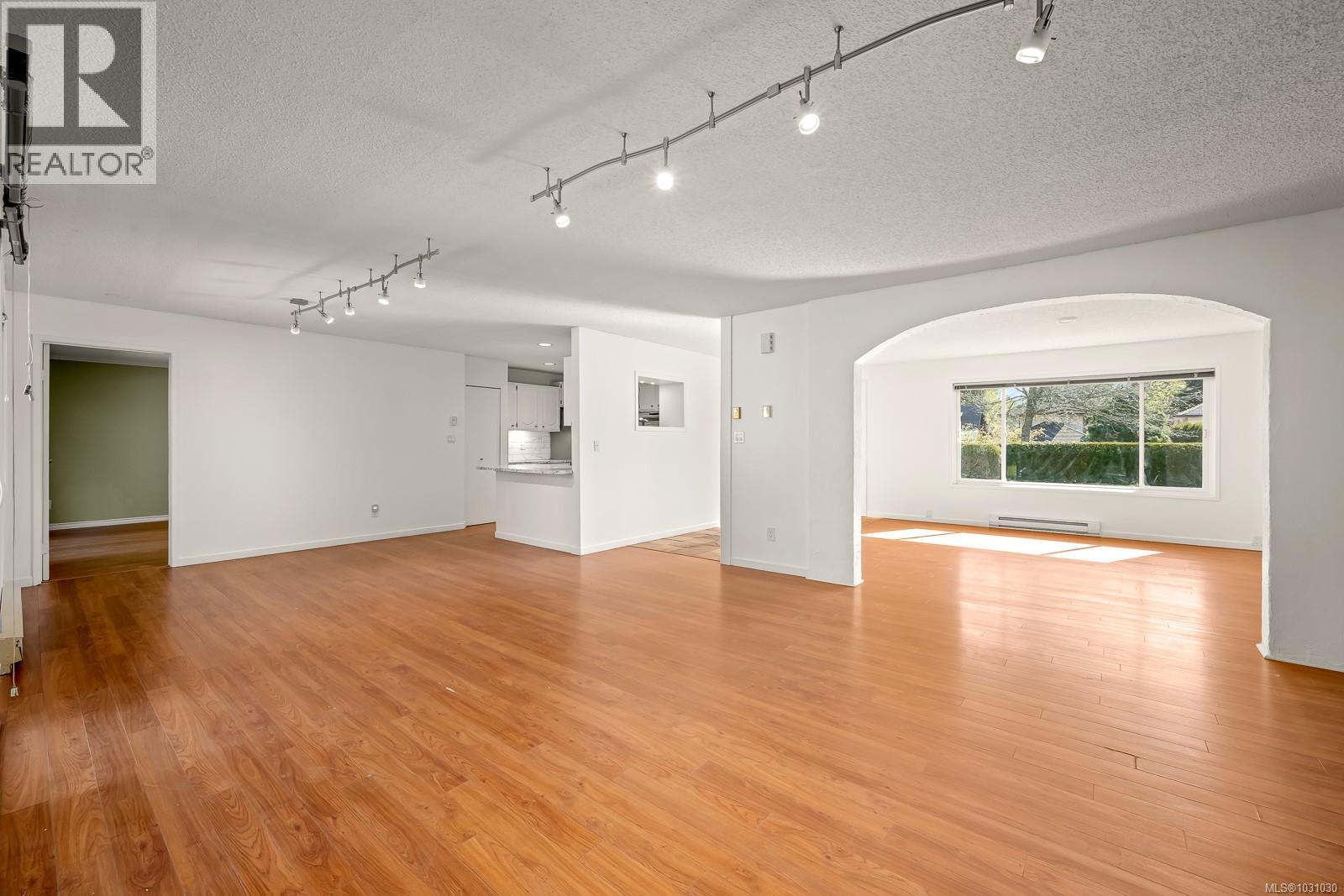 8987 McLarey Ave - 11