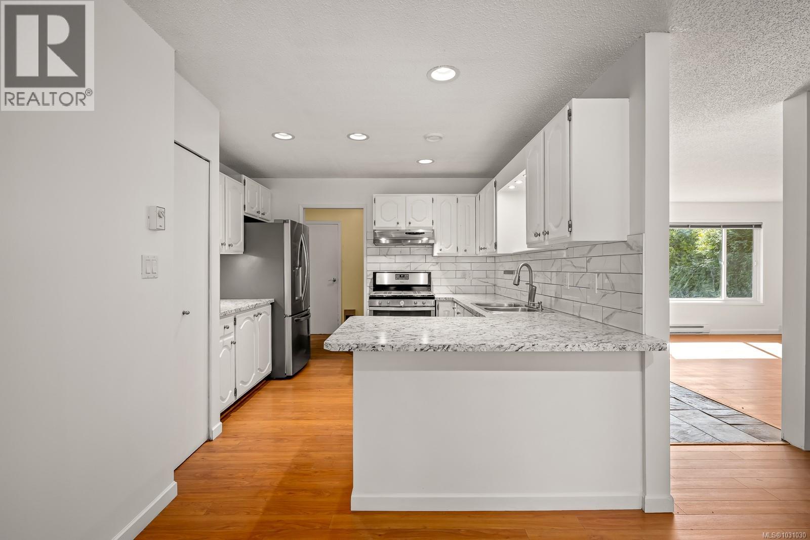 8987 McLarey Ave - 15