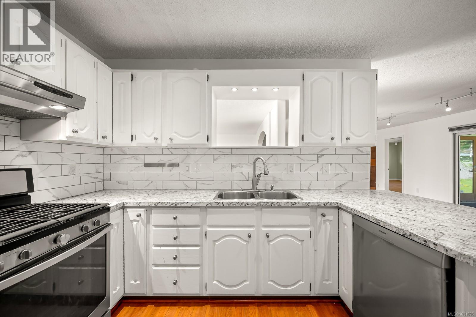 8987 McLarey Ave - 17