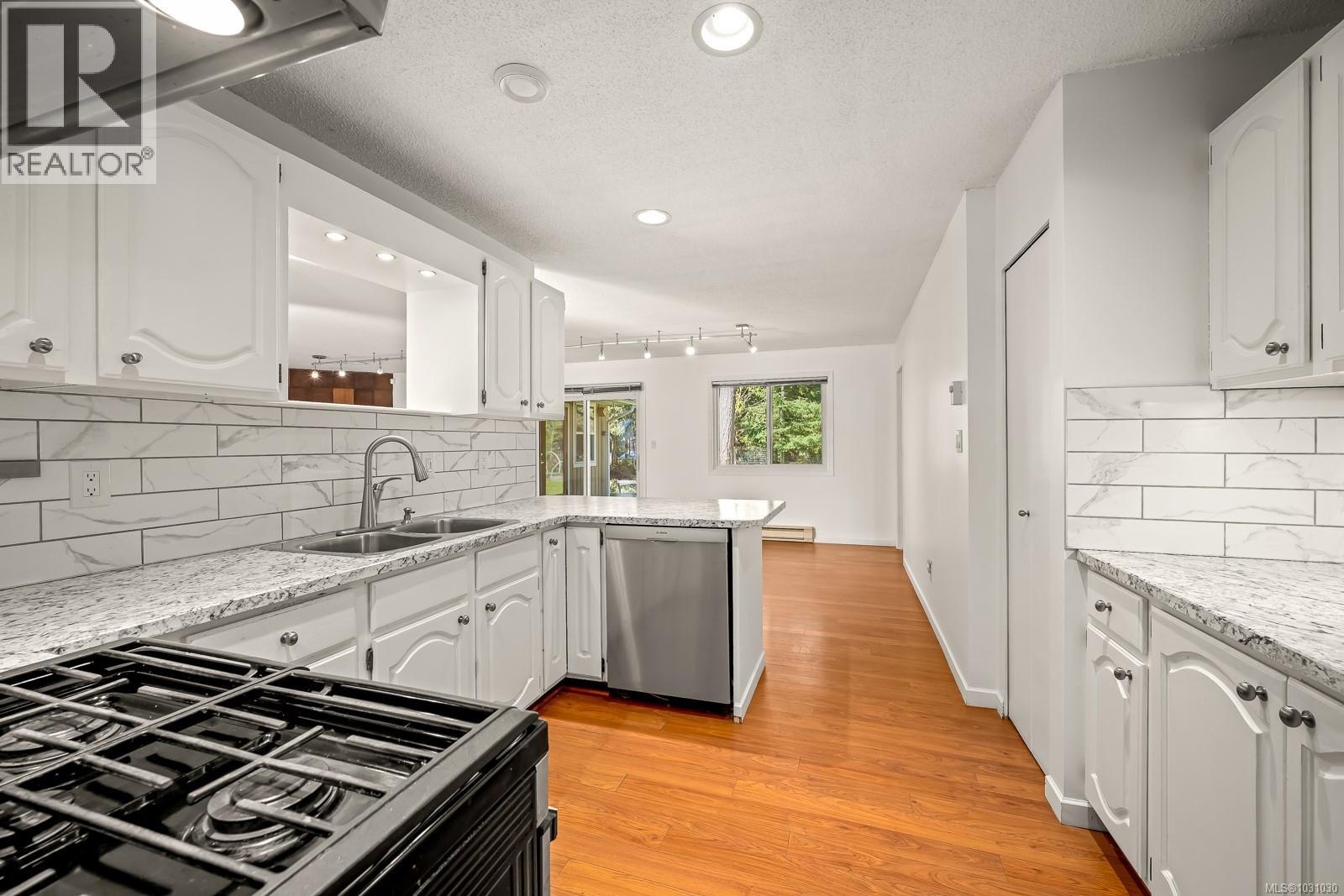 8987 McLarey Ave - 18