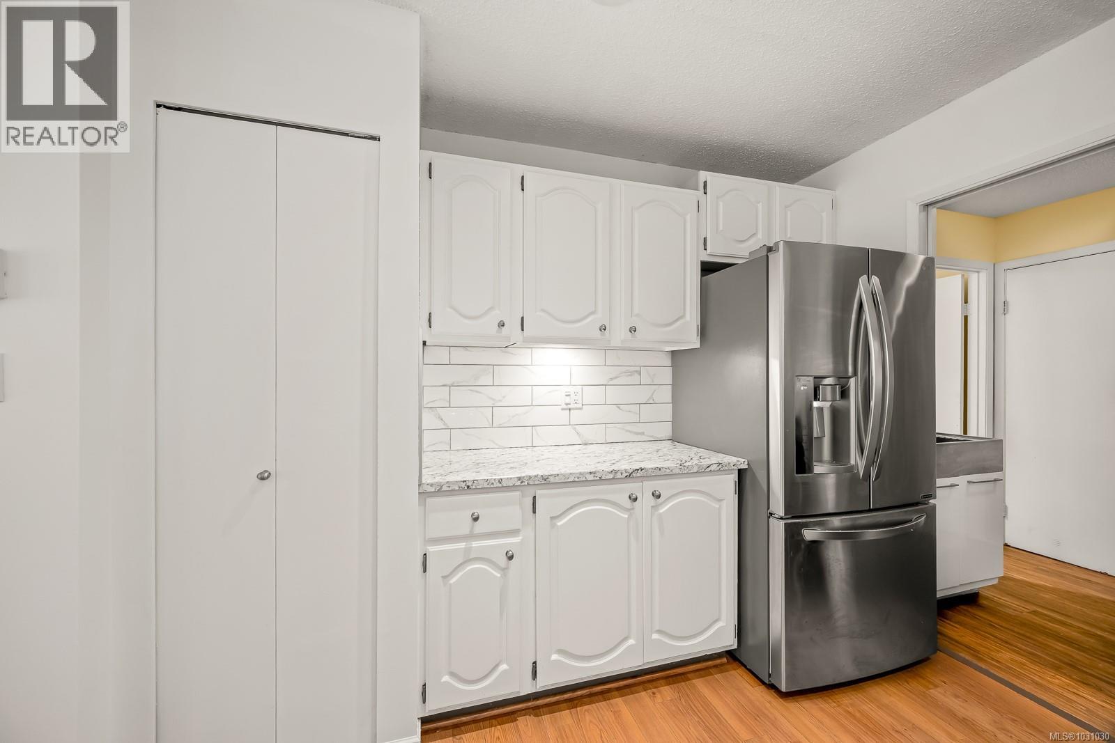 8987 McLarey Ave - 20