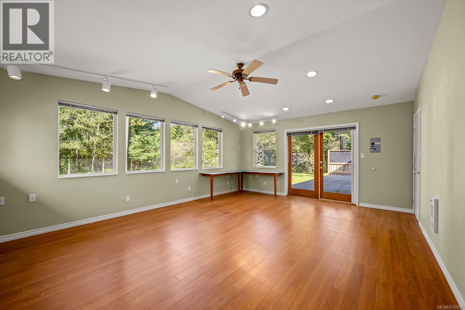8987 McLarey Ave - 22