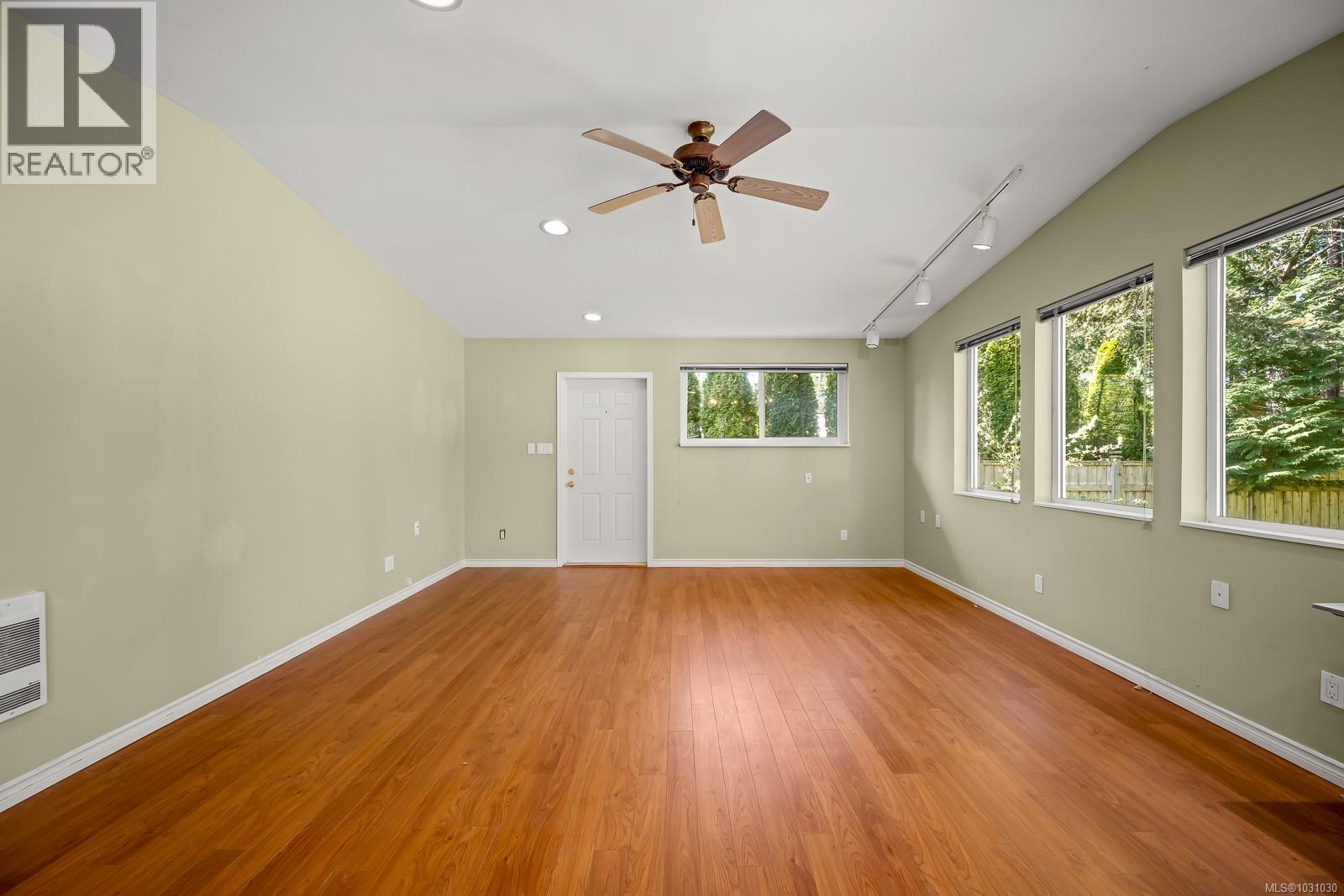 8987 McLarey Ave - 23