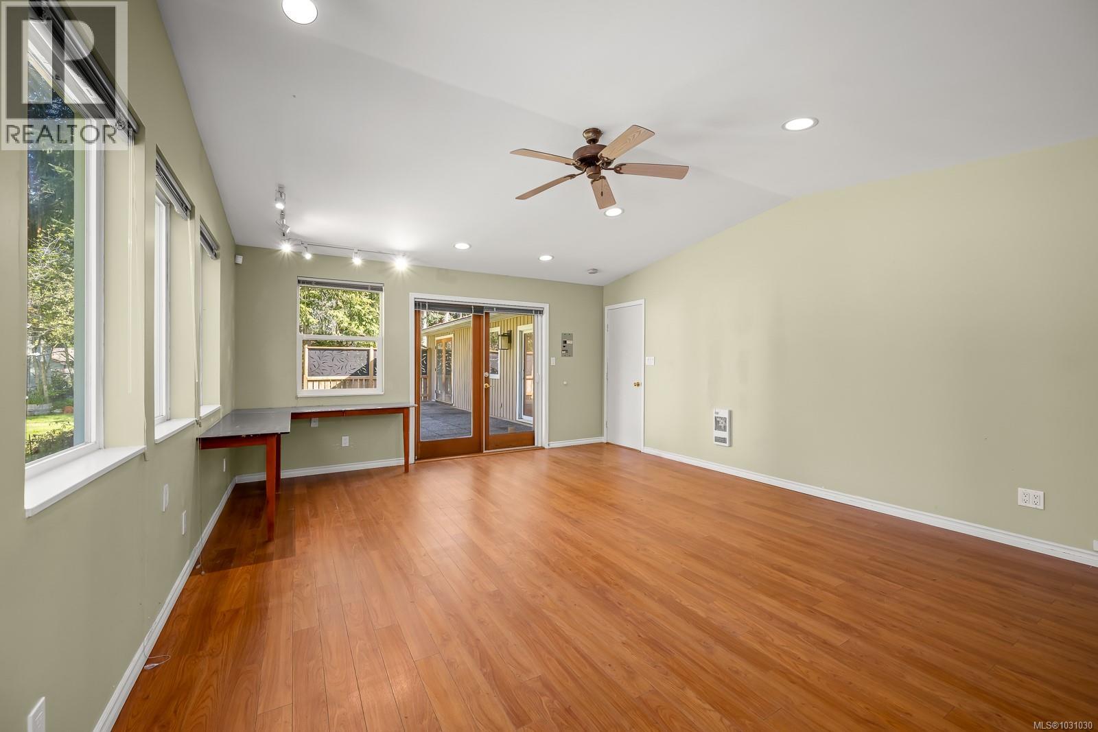 8987 McLarey Ave - 24