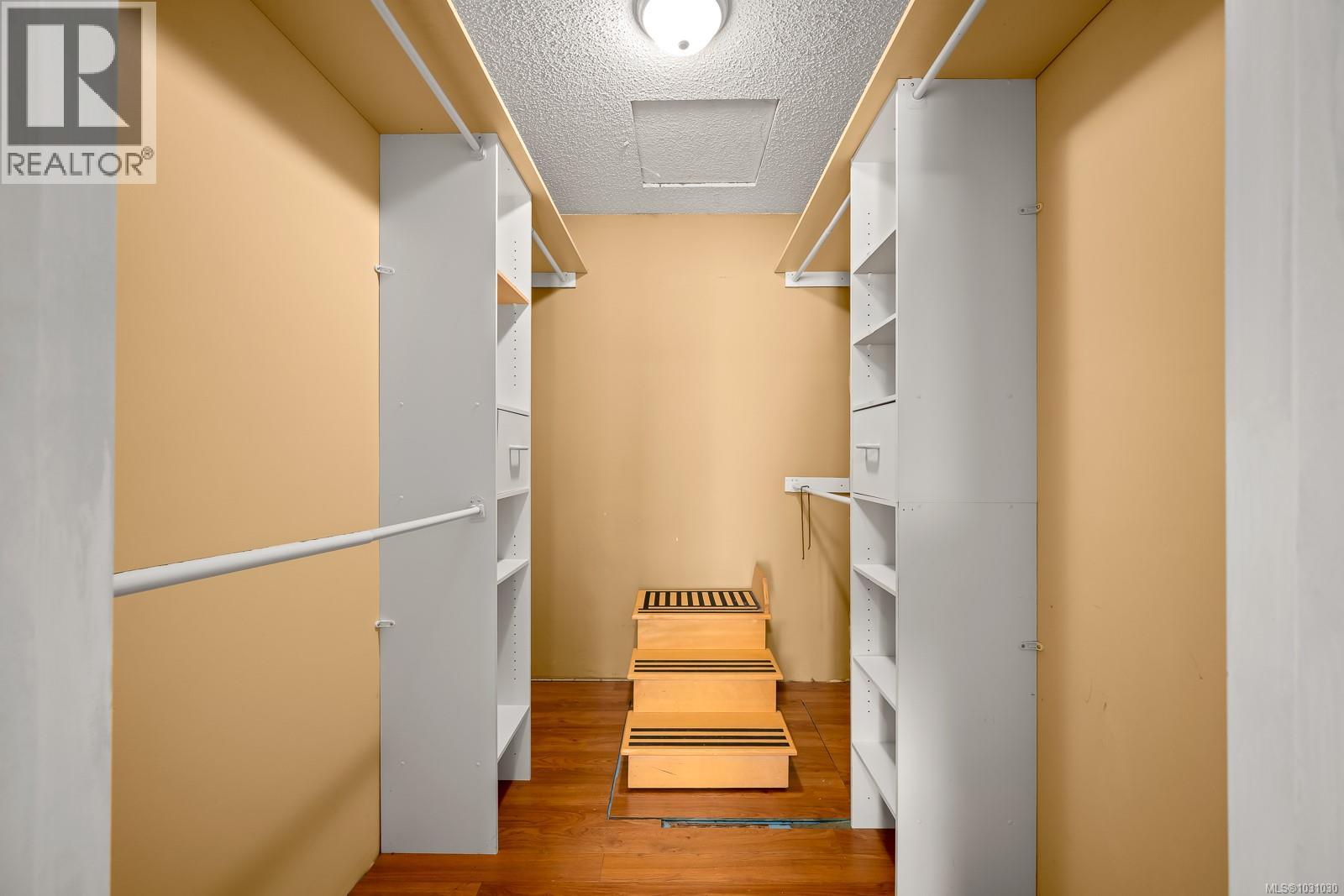 8987 McLarey Ave - 27