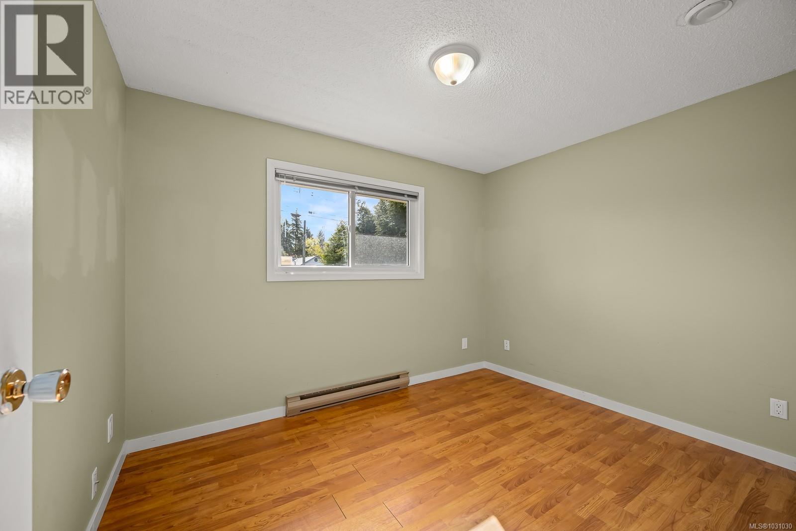 8987 McLarey Ave - 32