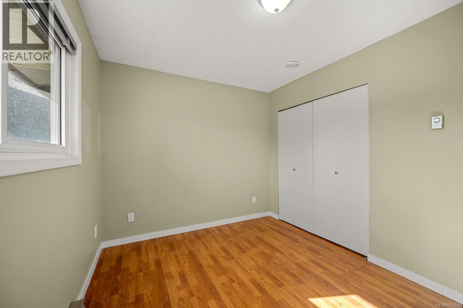 8987 McLarey Ave - 33