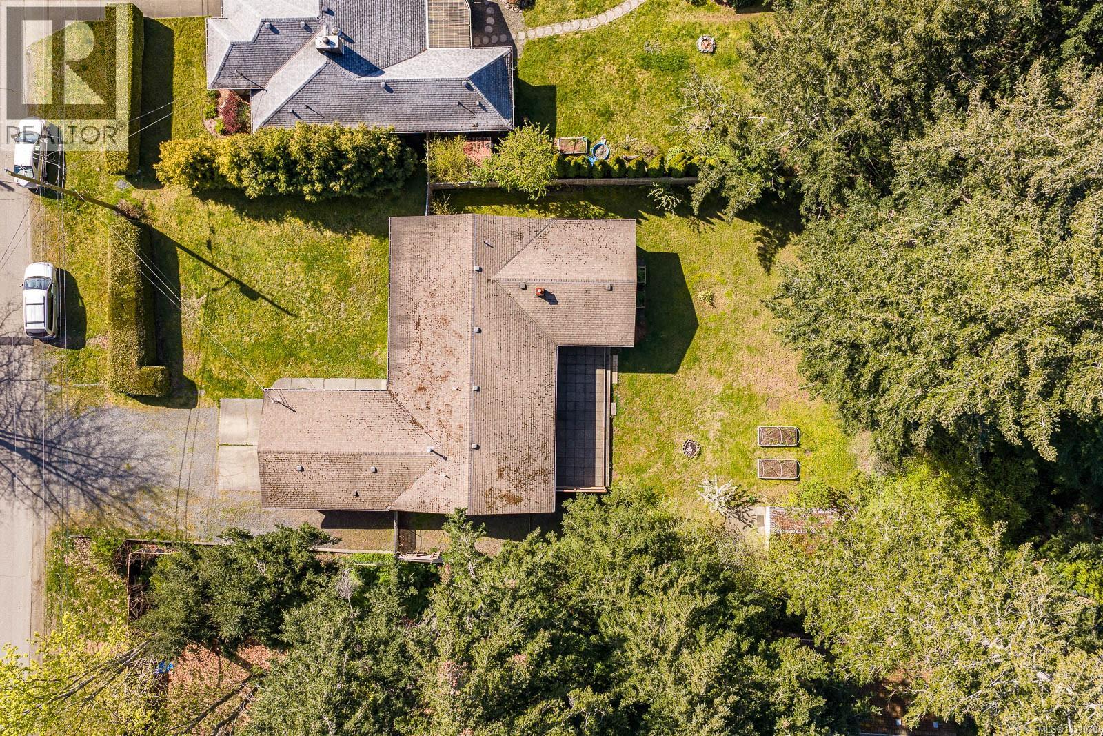 8987 McLarey Ave - 43