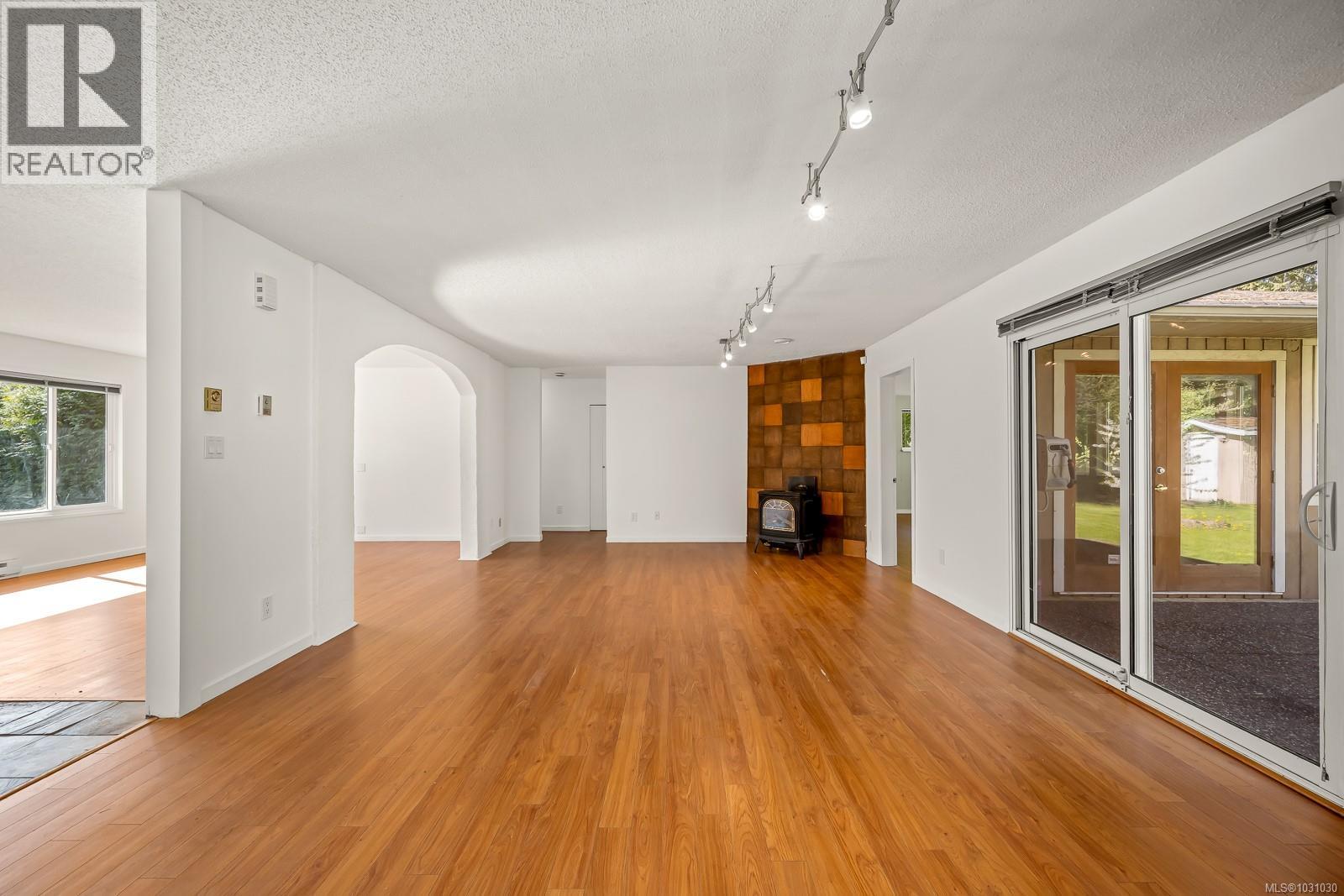 8987 McLarey Ave - 8