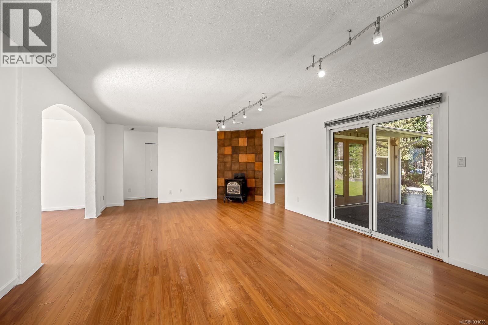 8987 McLarey Ave - 9