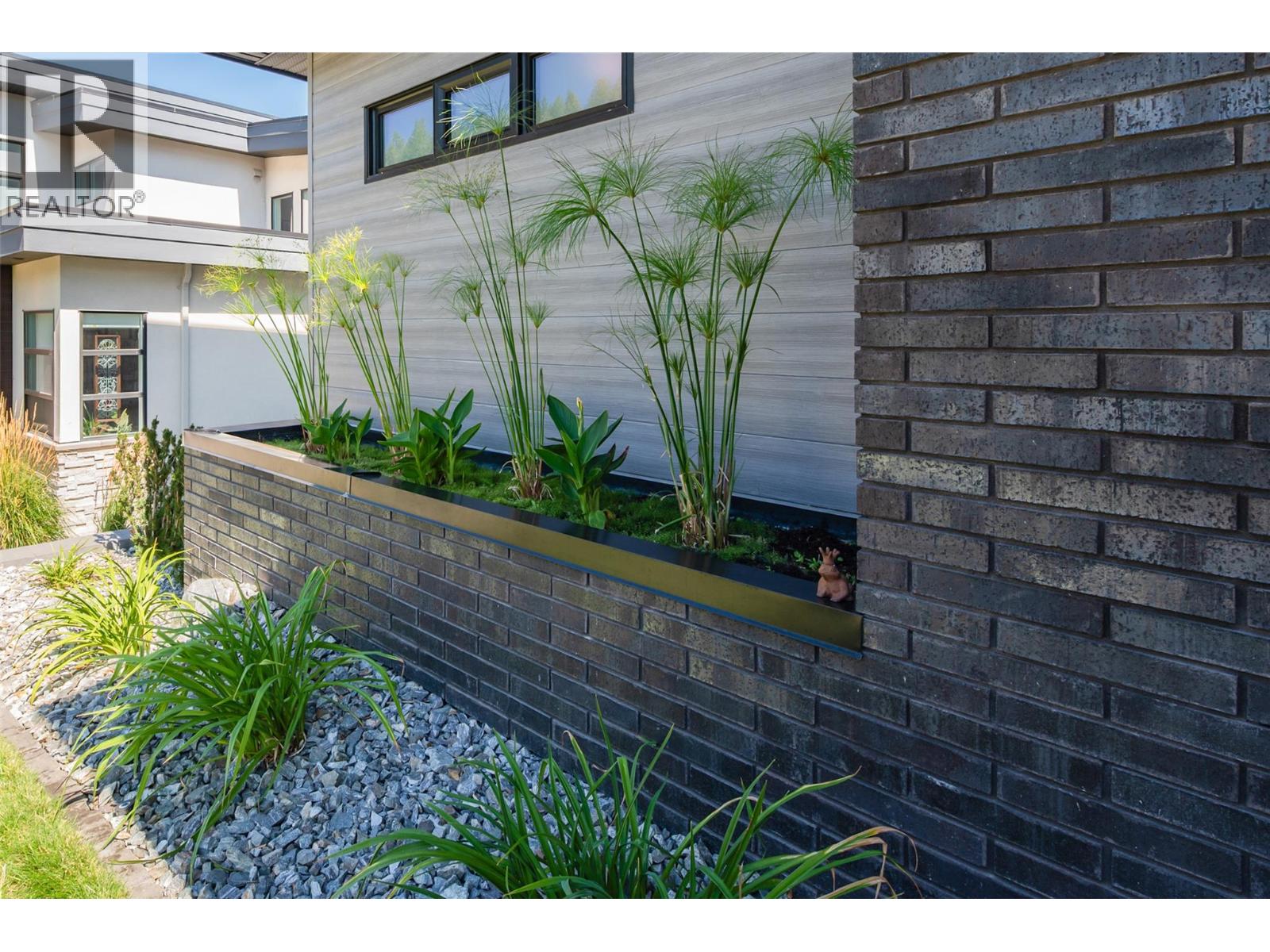  1475 Benzer Court, Kelowna