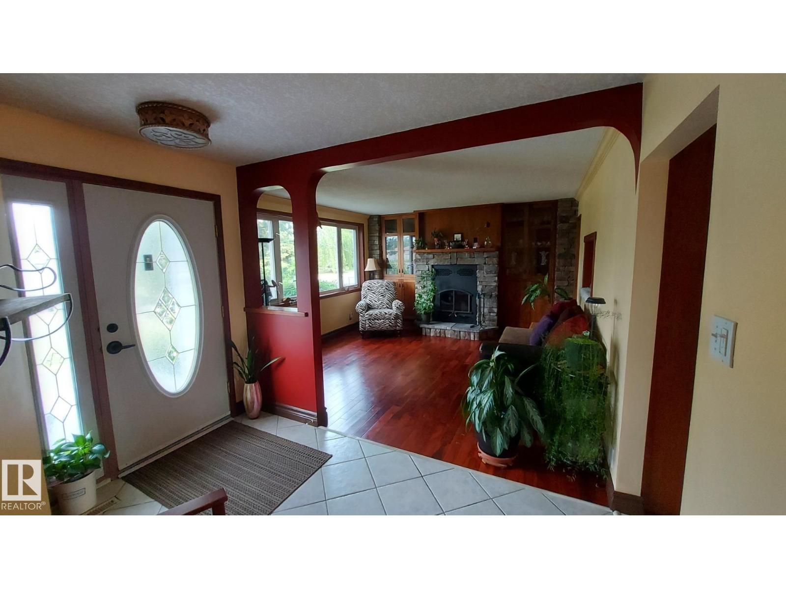 16305 109A AV NW, Edmonton