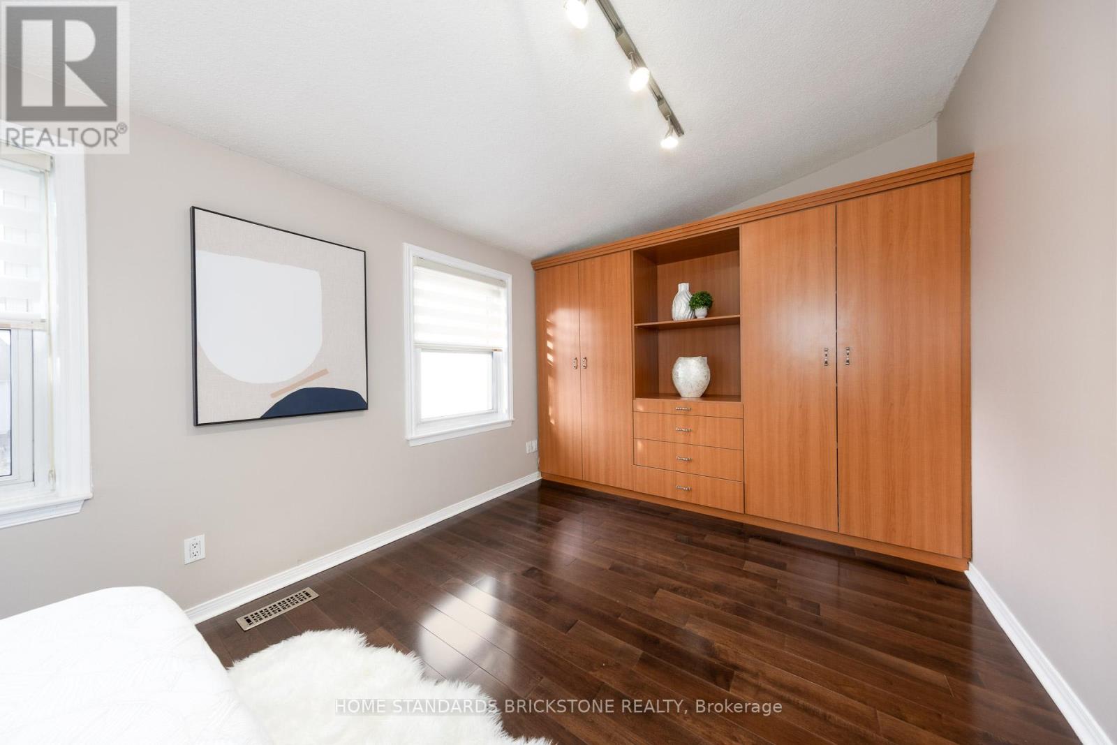 90 CONFEDERATION WAY — photo 24