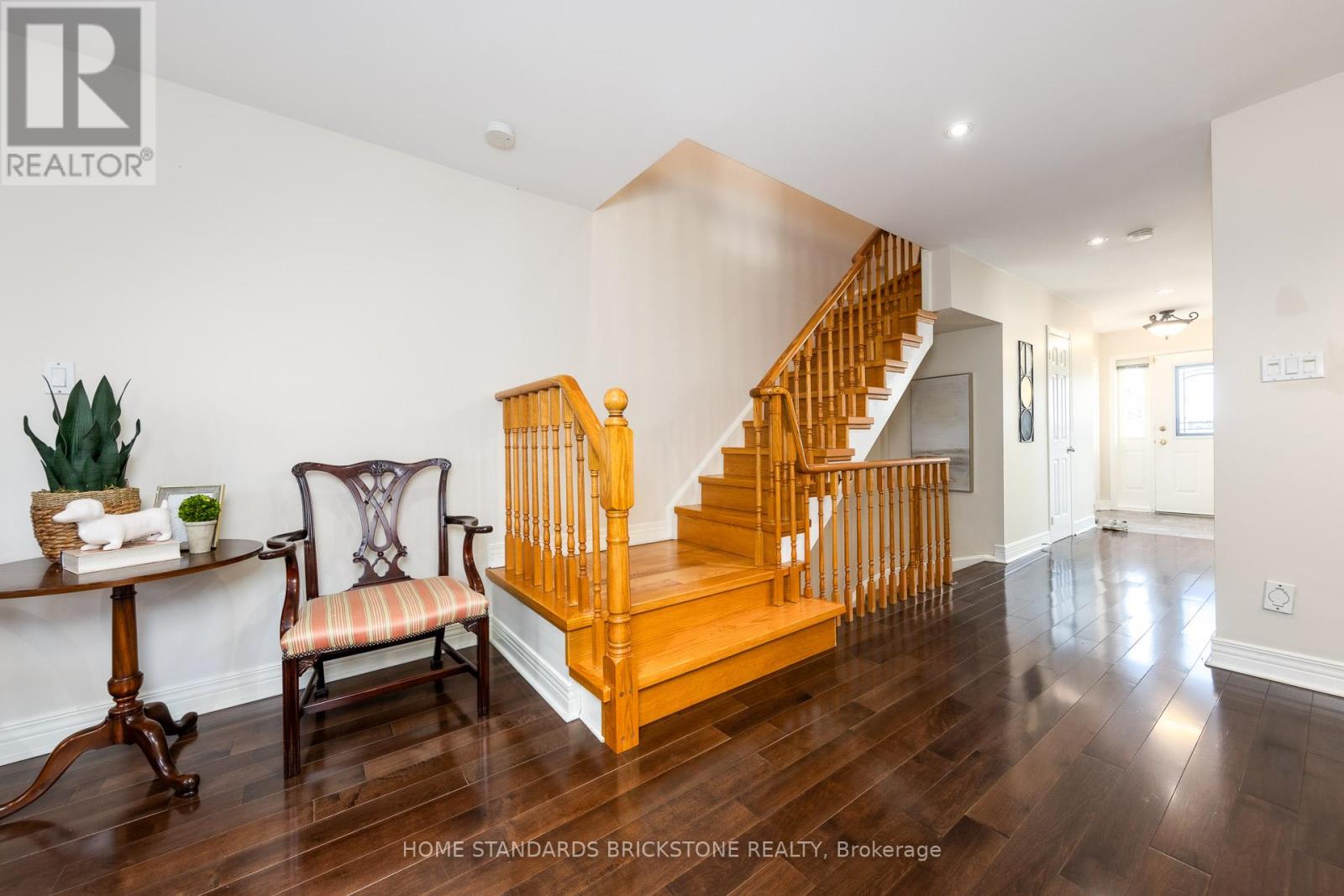 90 CONFEDERATION WAY — photo 17