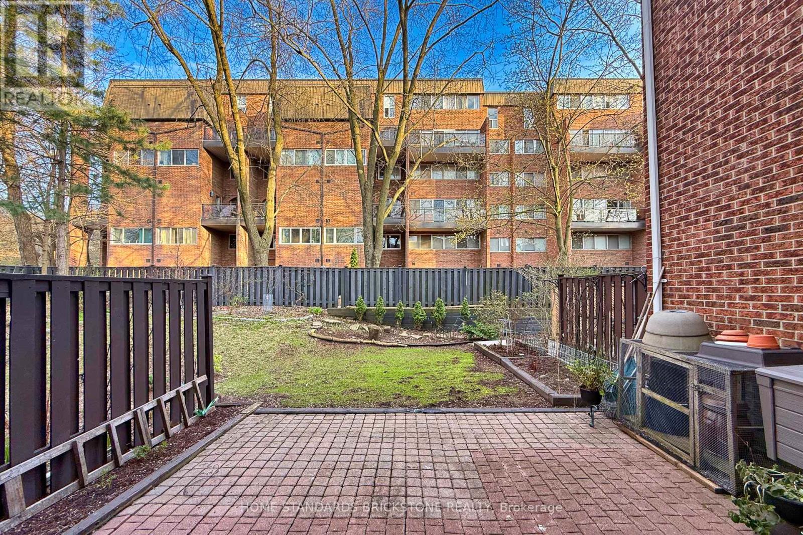 90 CONFEDERATION WAY — photo 37